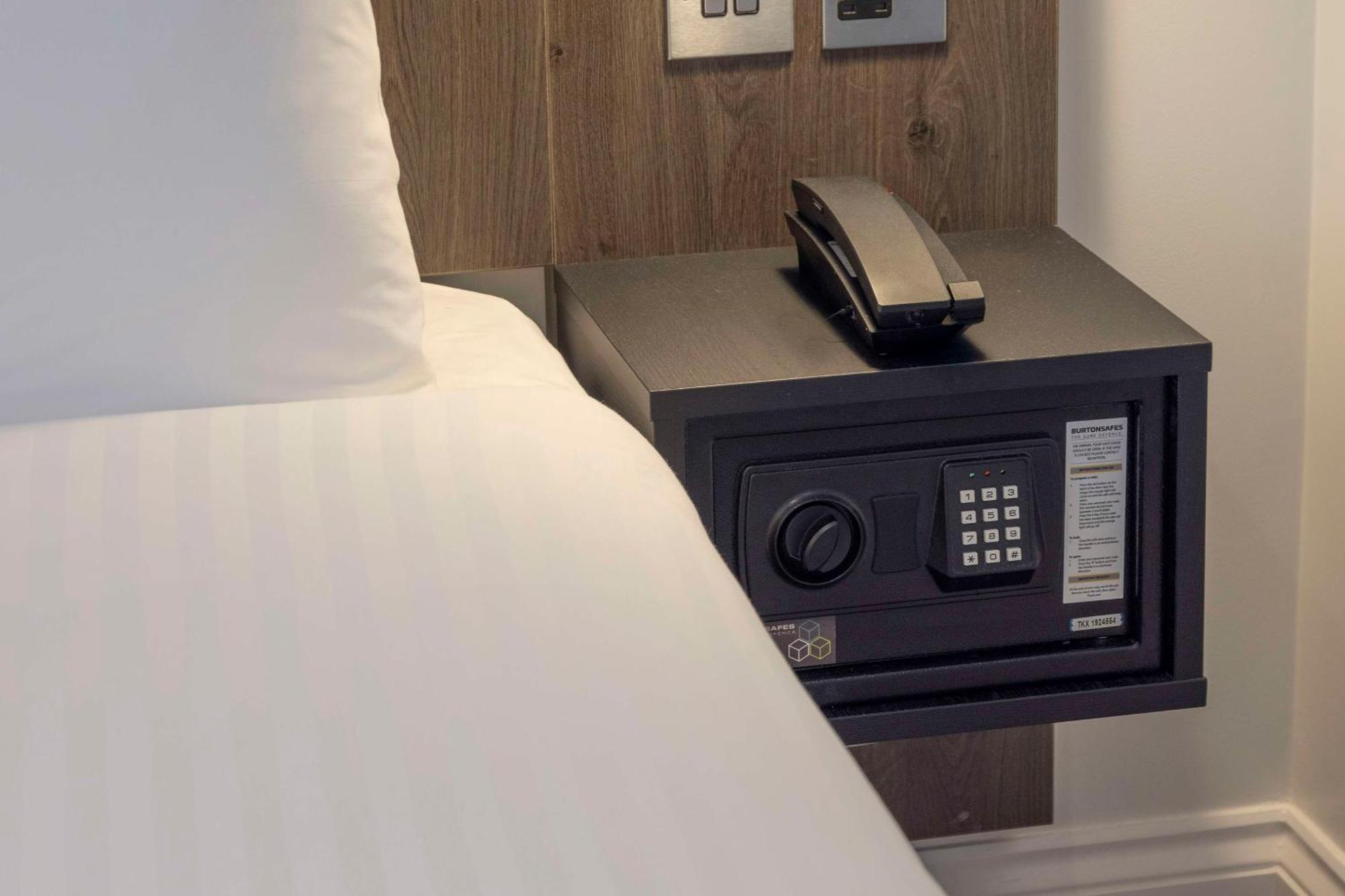 Best Western Kensington Olympia Hotel Лондон Экстерьер фото