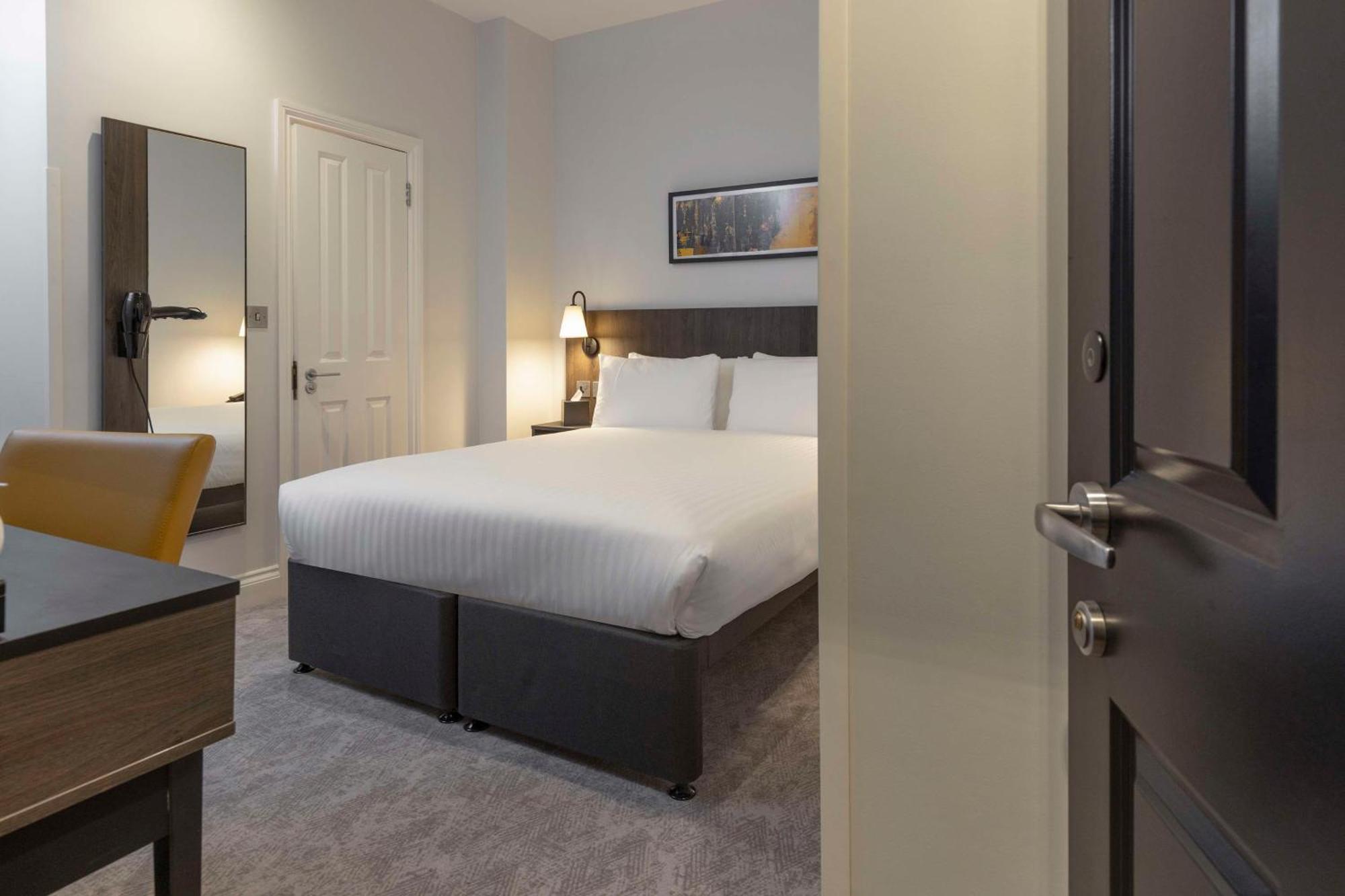 Best Western Kensington Olympia Hotel Лондон Экстерьер фото