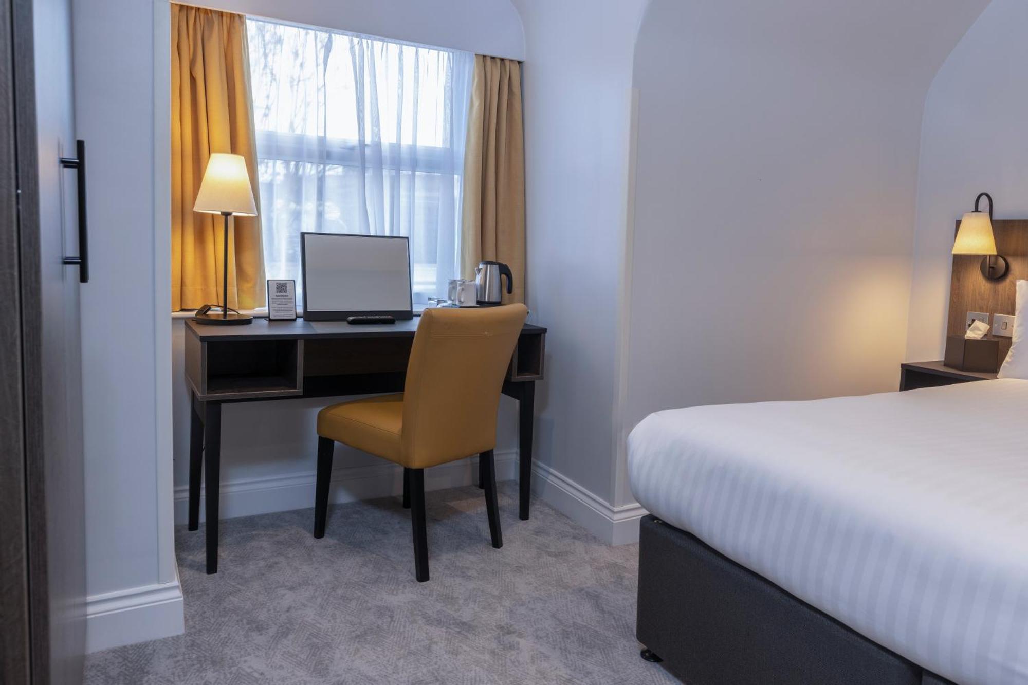 Best Western Kensington Olympia Hotel Лондон Экстерьер фото