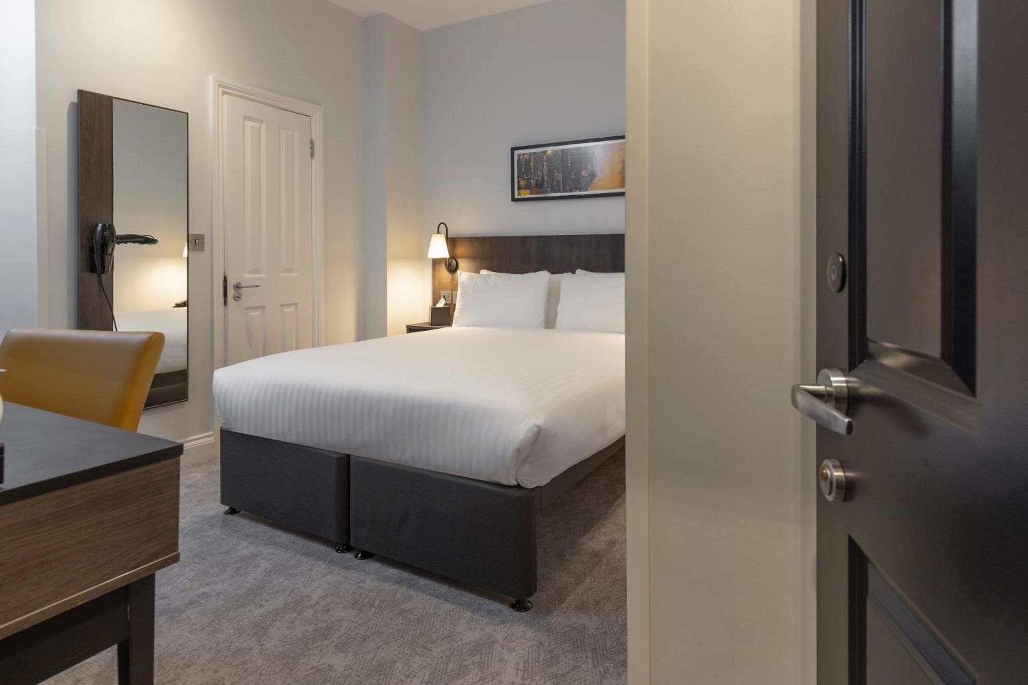 Best Western Kensington Olympia Hotel Лондон Экстерьер фото