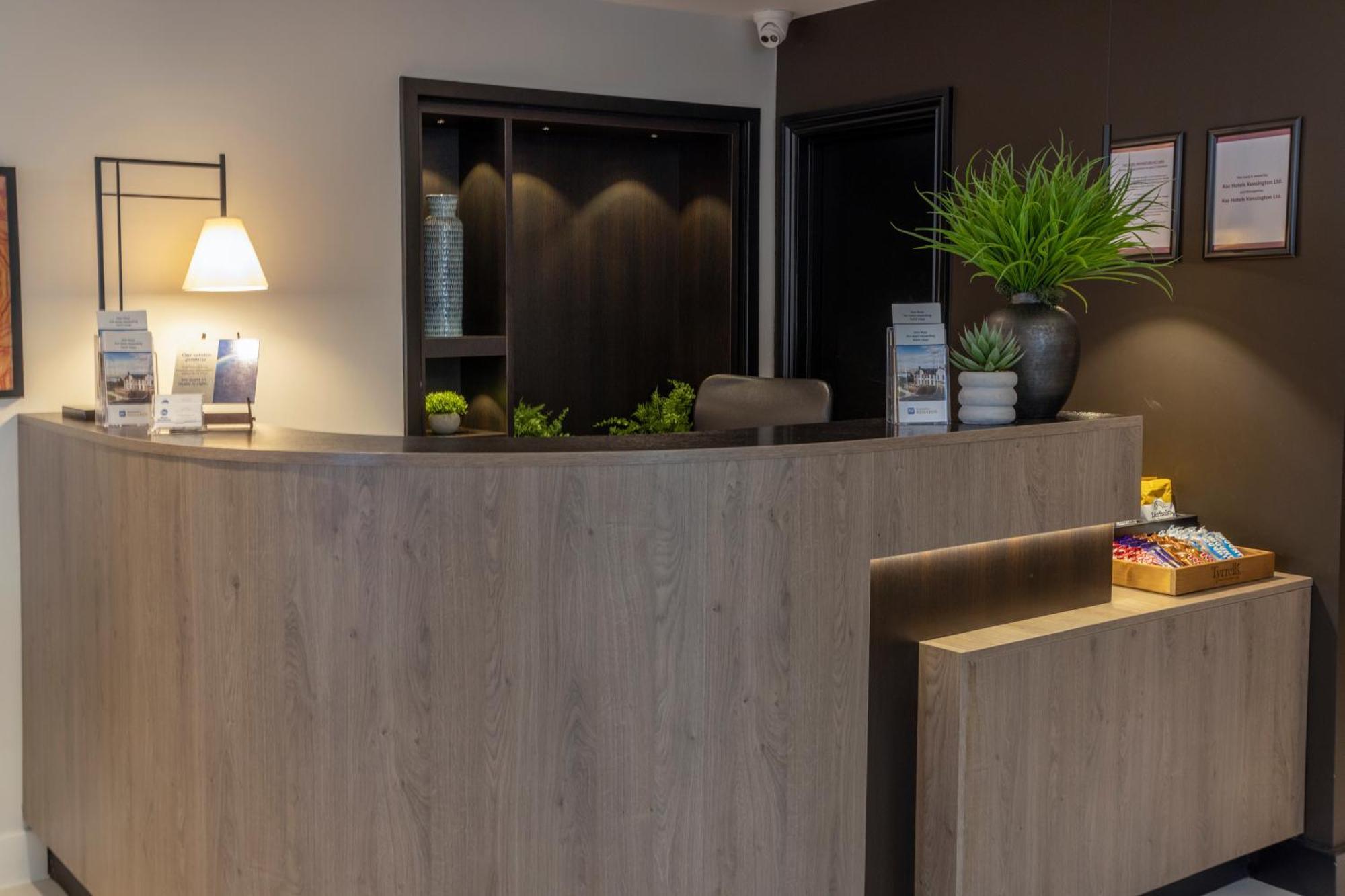 Best Western Kensington Olympia Hotel Лондон Экстерьер фото